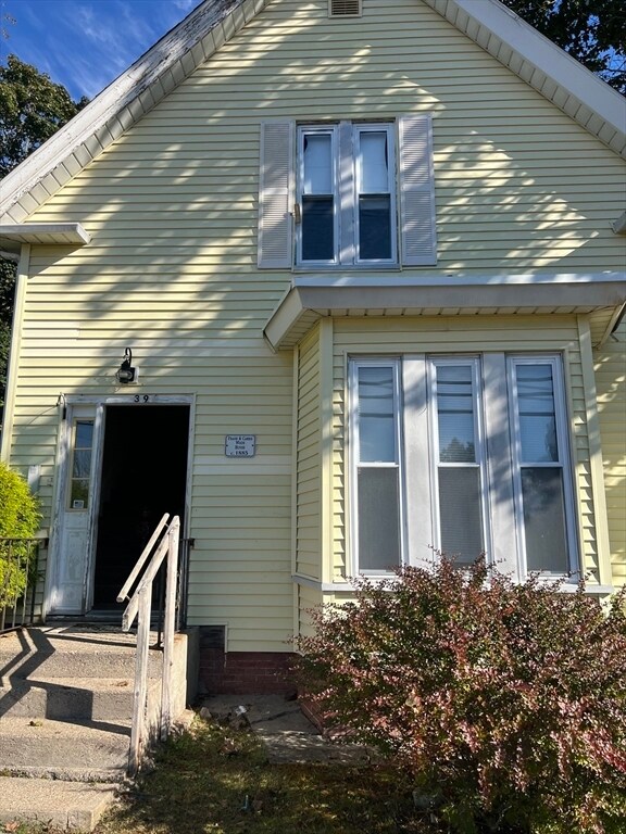 Building Photo - 396 Bay Rd