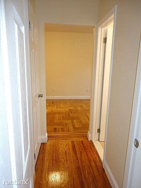 Foto principal - 3720 83rd St