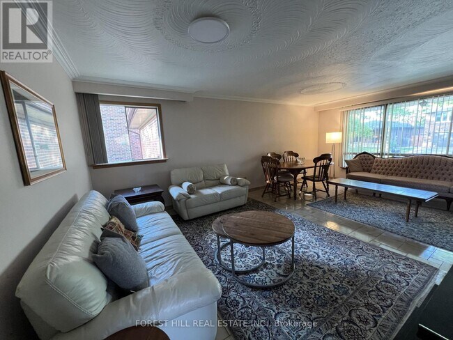 Building Photo - 444 Longmore St