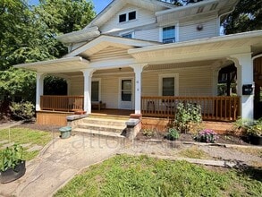 Building Photo - 16 Hillside St