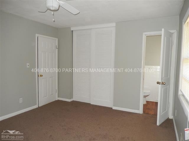Building Photo - 2394 Cresta Dr
