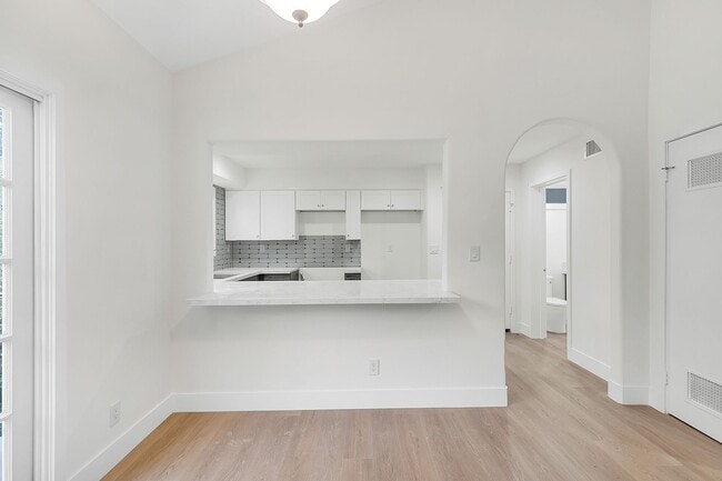 Building Photo - 1133 25th St