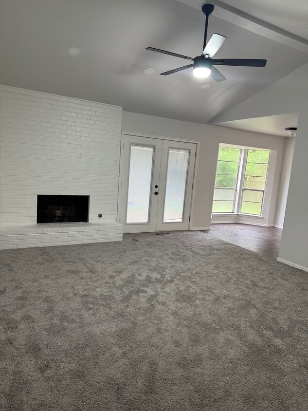 Primary Photo - 1206 N Walker Dr