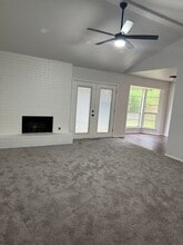 Building Photo - 1206 N Walker Dr