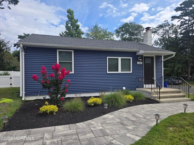 Foto del edificio - 182 Baywood Blvd