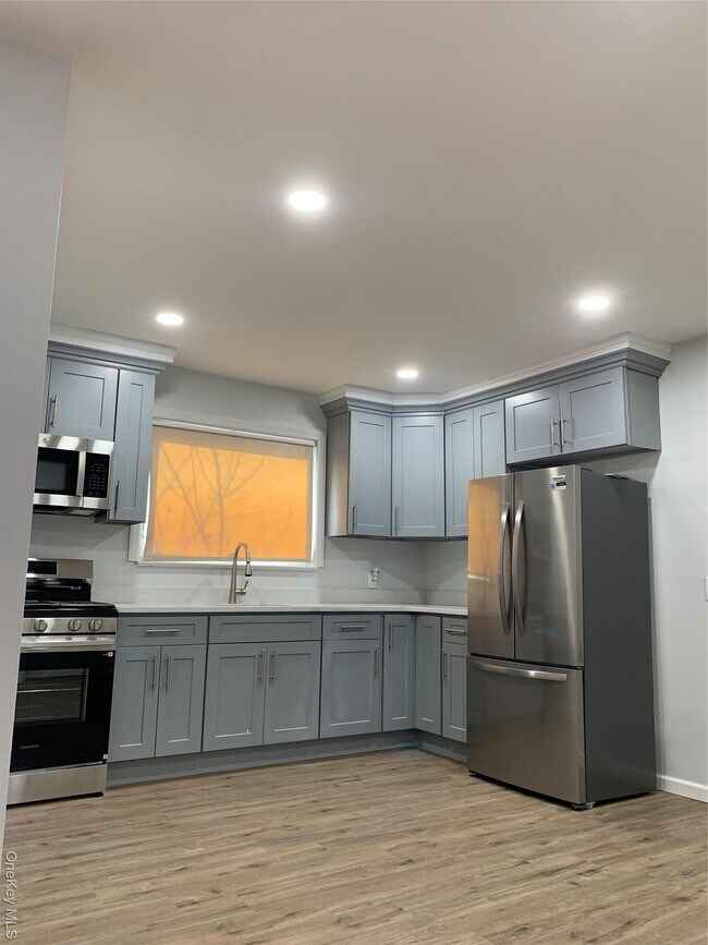 Foto del edificio - 336 Scranton Ave