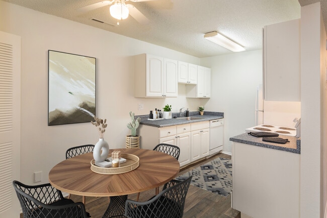 Building Photo - Greentree Village