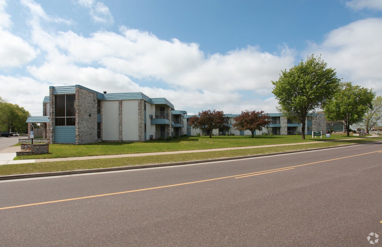 Foto principal - Mac Arthur Fields Apartments