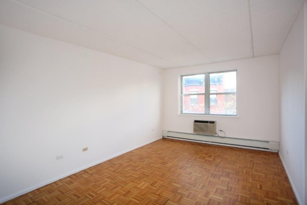 Primary Photo - 301 Elizabeth St