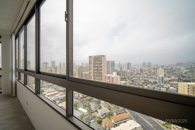 Foto del edificio - 2bd/2ba/1parking condo at Iolani Court Plaza