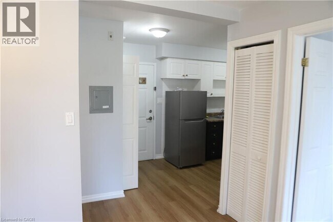 Building Photo - 28 Victoria Ave N