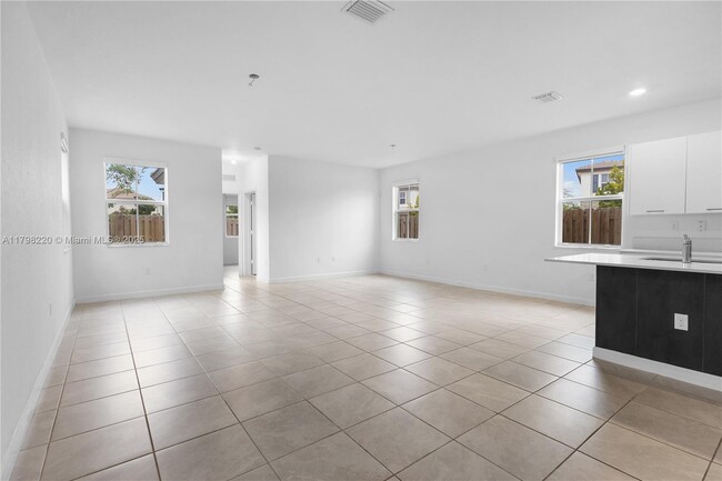 Foto del edificio - 2388 NW 130th Ter