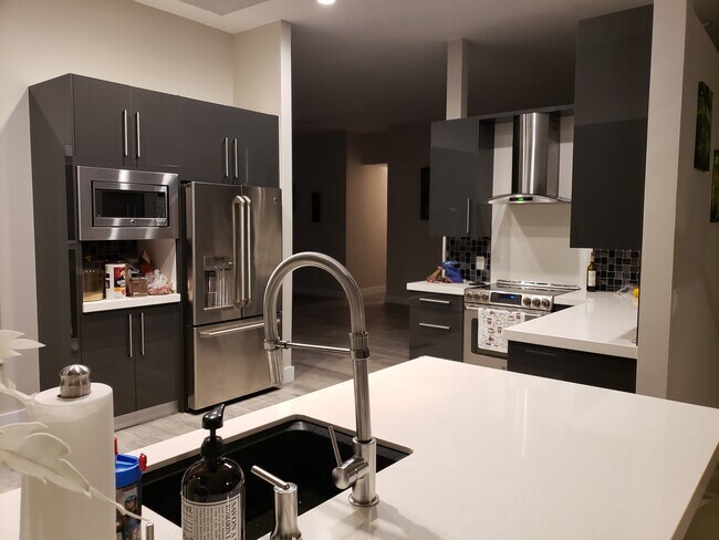 Foto del edificio - 11861 NW 24th St