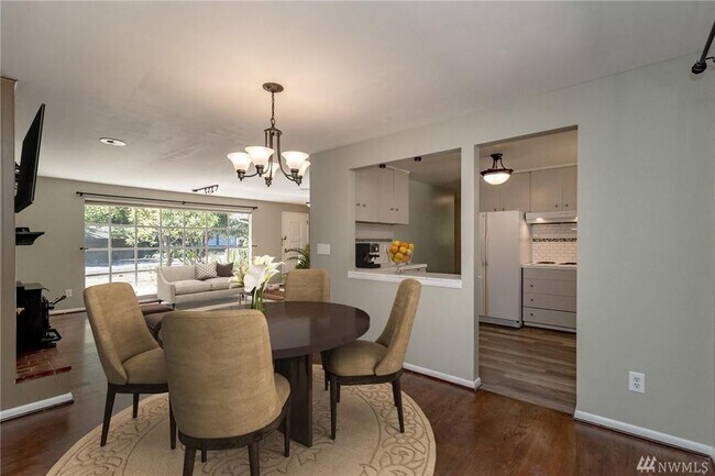 Building Photo - 3BR Bellevue Single-Family Home — Near Mic...