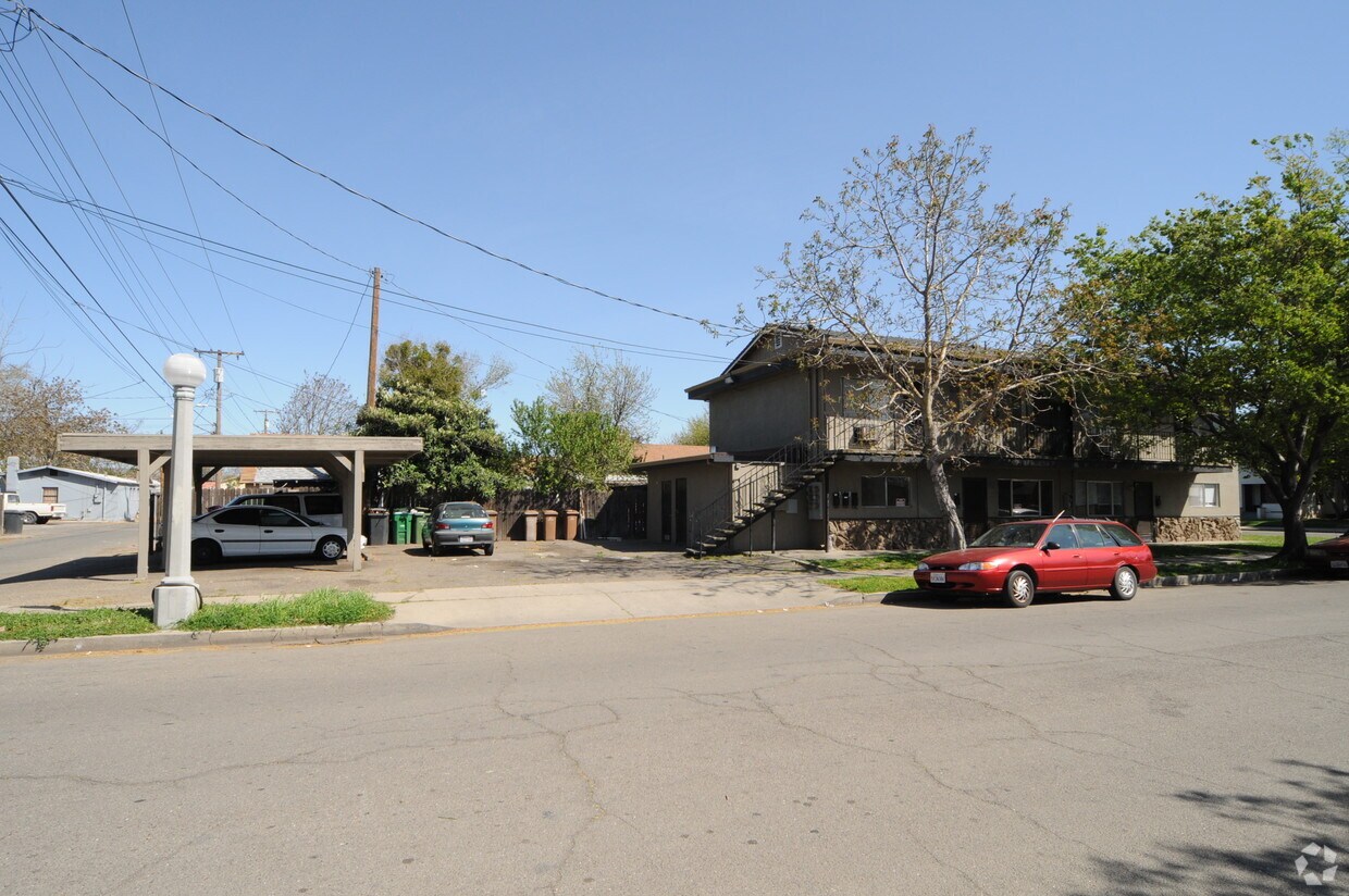 Primary Photo - 301 Hilborn St