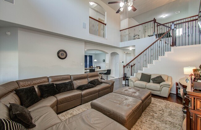 Building Photo - 318 Bolton Dr