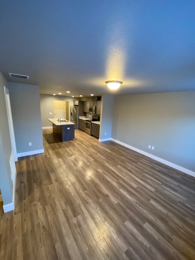 Building Photo - 5550 Sacagawea Dr