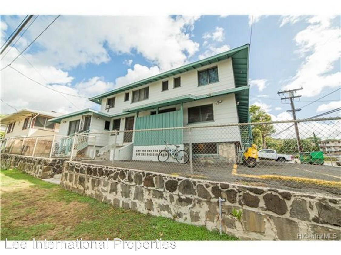 Primary Photo - 1804 Poki St