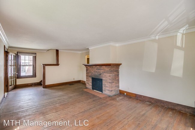 Building Photo - 4 br, 1.5 bath Apartment - 526 Abbot