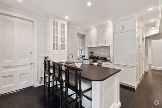 Building Photo - 163 Marlborough St