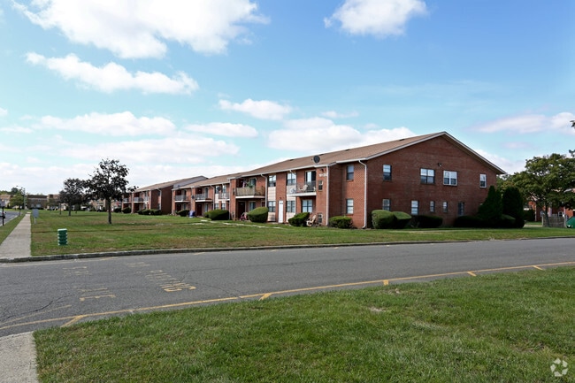 Building Photo - Waterside Gardens