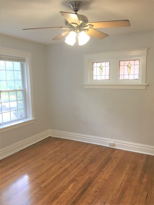 sala de estar - 4540 Flad Ave