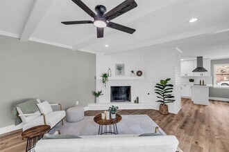 Building Photo - 3518 Shore Shadows Dr