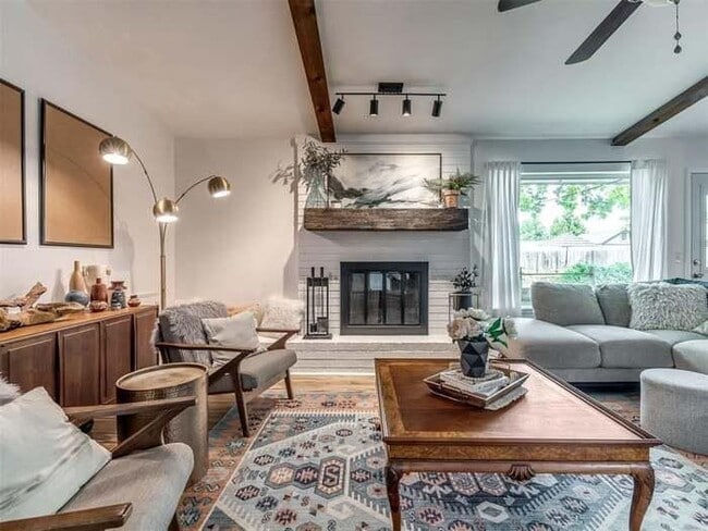 Building Photo - 1205 S Gemini Rd