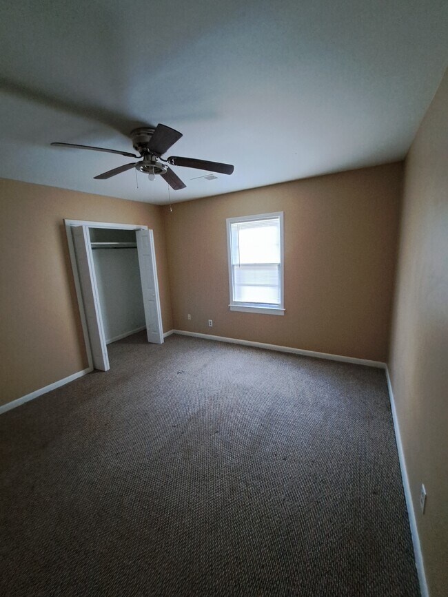 Foto del edificio - 5740 Pilgrim Ave