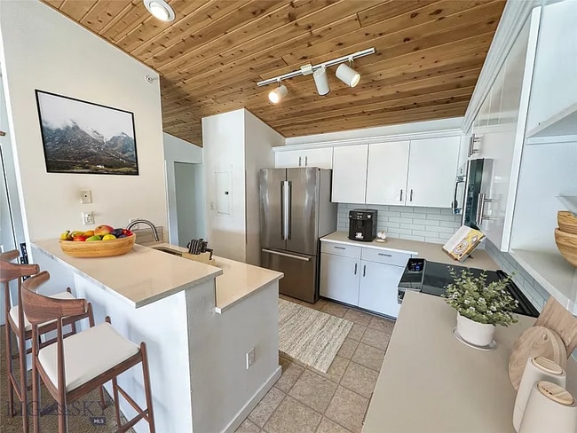 Building Photo - 120 Firelight Dr