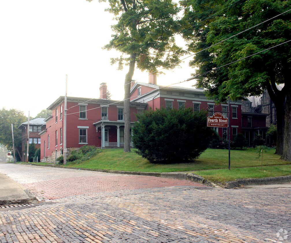 Foto principal - 220 4th St NE