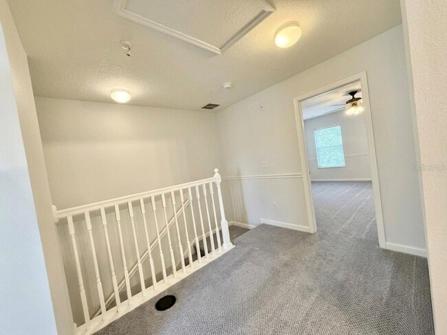 Foto del edificio - 823 Pine Pointe Ln