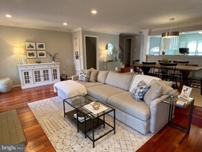 Building Photo - 216 Gretna Green Ct