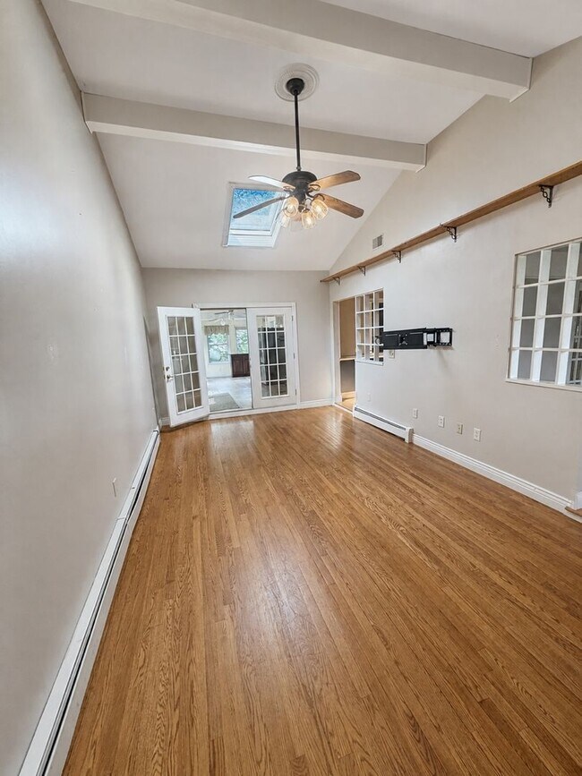 Building Photo - 1241 Monmouth Ave