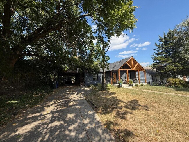 Foto del edificio - 667 Longview Dr