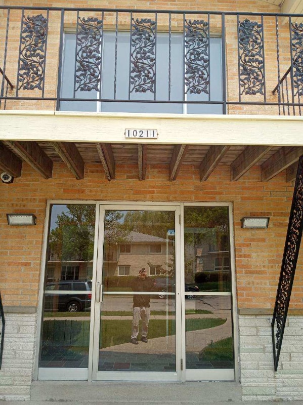 Building Photo - 10211 W Sharon Ln