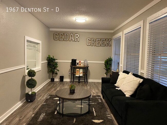 Foto del edificio - $500 moves you in