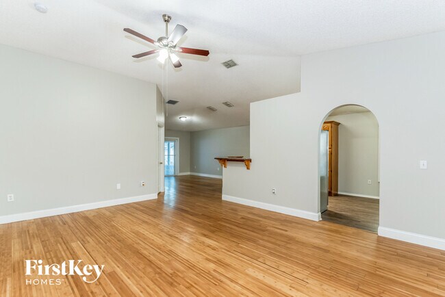 Foto del edificio - 7391 Lawn Tennis Ln