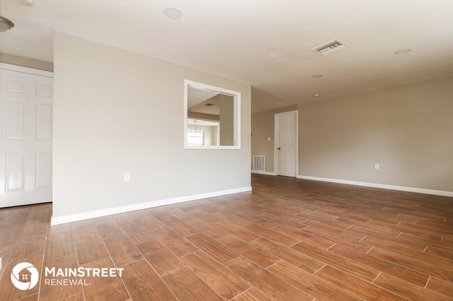 Building Photo - 3122 Primrose Dr