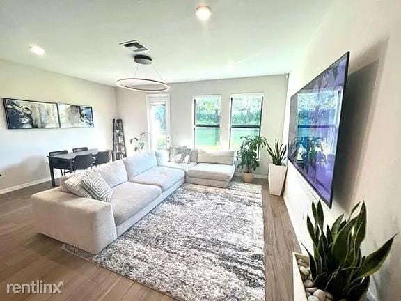 Building Photo - 3 br, 2.5 bath Townhome - 2173 Appleton Cir N