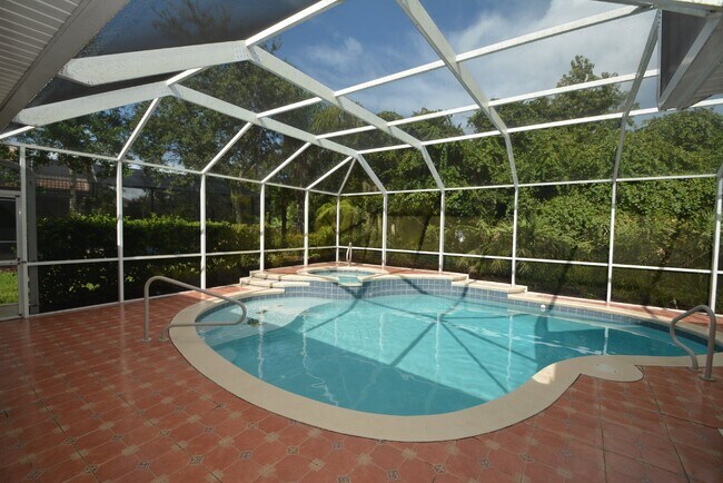 Building Photo - Luxurious Pool Home in gated community of ...