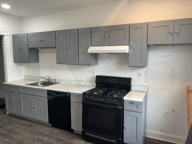 Building Photo - 1673 Cliftview Ave