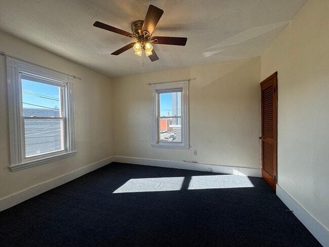 Building Photo - 58 Hichborn St