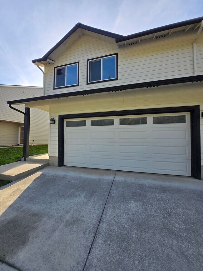 Foto del edificio - 3 Bedroom 2.5 Bathroom in Winlock