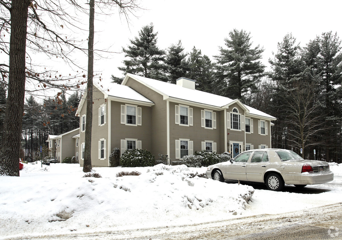 Building Photo - Shaker Meadows
