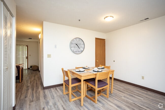 4BR, 2BA - 1,535 SF - The Edge