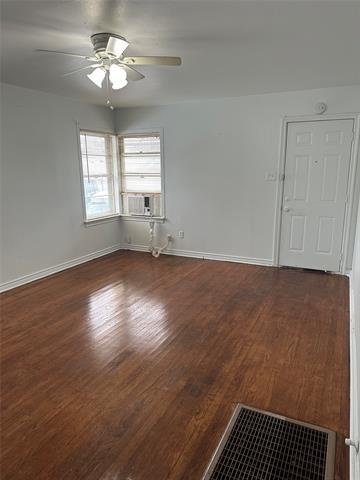 Foto del edificio - 409 E Polk St