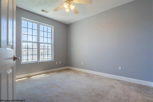 Bedroom - 2626 Suncrest Vlg