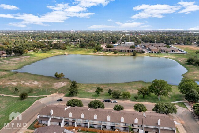 Foto del edificio - 6215 Indiana Ave