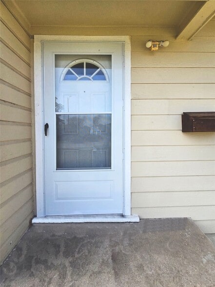 Photo - 12121 Hoblitzelle Dr House